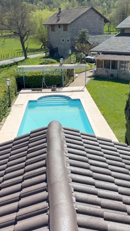 Nettoyage et démoussage de toiture à Orcières — intervention Provence Alpes Toiture, Hautes-Alpes